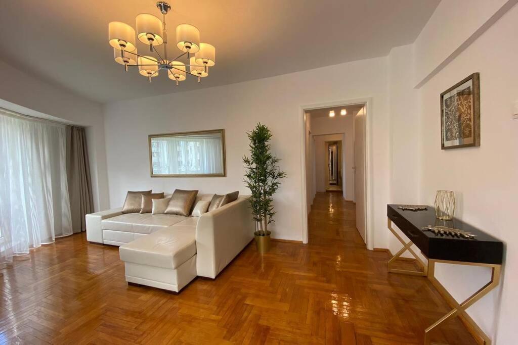 Apartamento New Luxury Flat In Front Of The Parliament At Unirii Bucarest Exterior foto